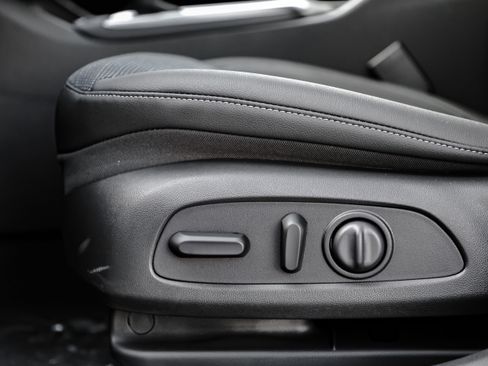 New 2025 Buick Envista Preferred w/ Convenience I Package image 9