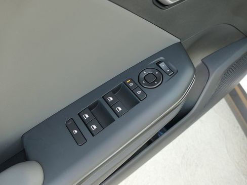 New 2025 Kia K4 LXS image 13