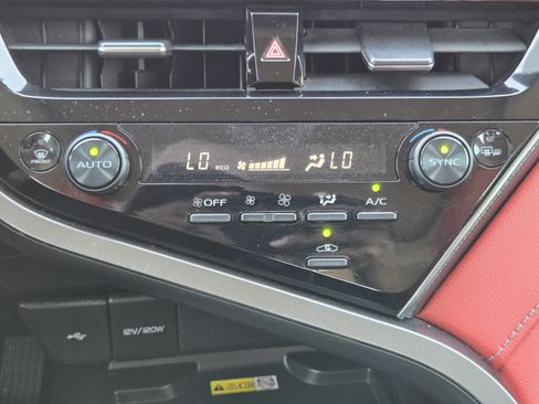 Used 2022 Toyota Camry XSE w/ Navigation Package FWD image 15