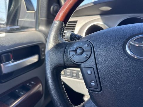 Used 2013 Toyota Sequoia Platinum image 18