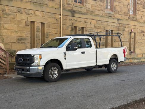 Used 2022 Ford F250 XL w/ Power Equipment Group image 11