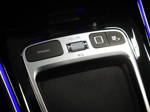 Used 2025 Mercedes-Benz GLA 250 4MATIC image 28