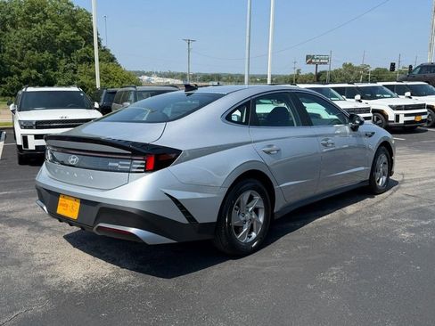 Used 2026 Hyundai Sonata SE FWD image 3