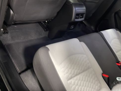 Used 2020 Chevrolet Equinox LS w/ LS Convenience Package FWD image 12