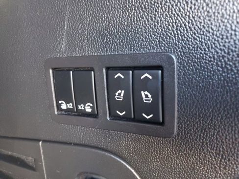 Used 2020 Cadillac Escalade Luxury image 9