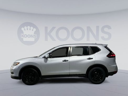 Used 2018 Nissan Rogue S image 13