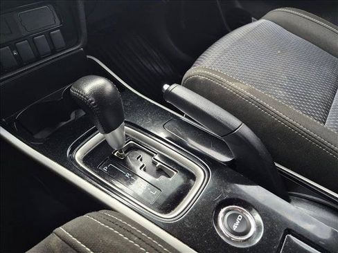 Used 2017 Mitsubishi Outlander ES AWD/4WD image 11
