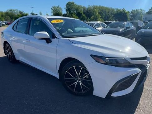 Certified 2024 Toyota Camry SE w/ Cold Weather Package FWD image 8