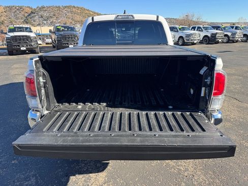 Used 2023 Toyota Tacoma TRD Off-Road image 11