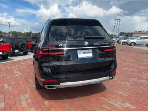Used 2025 BMW X7 xDrive40i AWD/4WD image 9