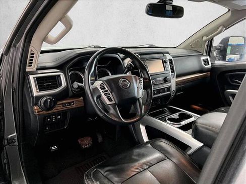 Used 2016 Nissan Titan SL RWD image 14