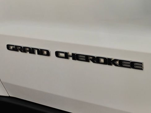 Used 2017 Jeep Grand Cherokee Limited AWD/4WD image 55