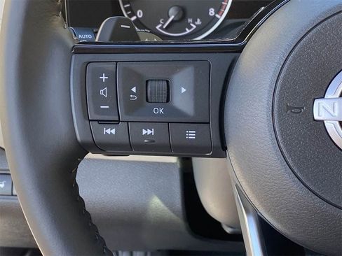 New 2025 Nissan Pathfinder SL image 32