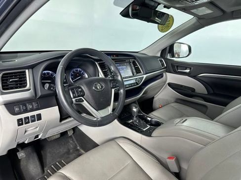 Used 2019 Toyota Highlander Limited Platinum AWD/4WD image 12