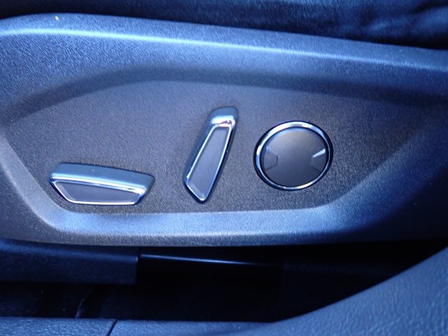 Used 2016 Ford Fusion SE FWD image 11