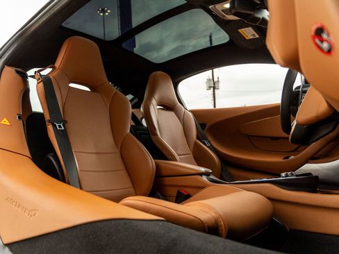 Used 2023 McLaren GT RWD image 35
