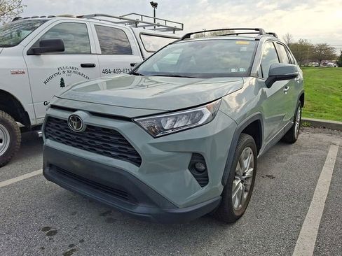 Certified 2021 Toyota RAV4 XLE Premium AWD/4WD image 3