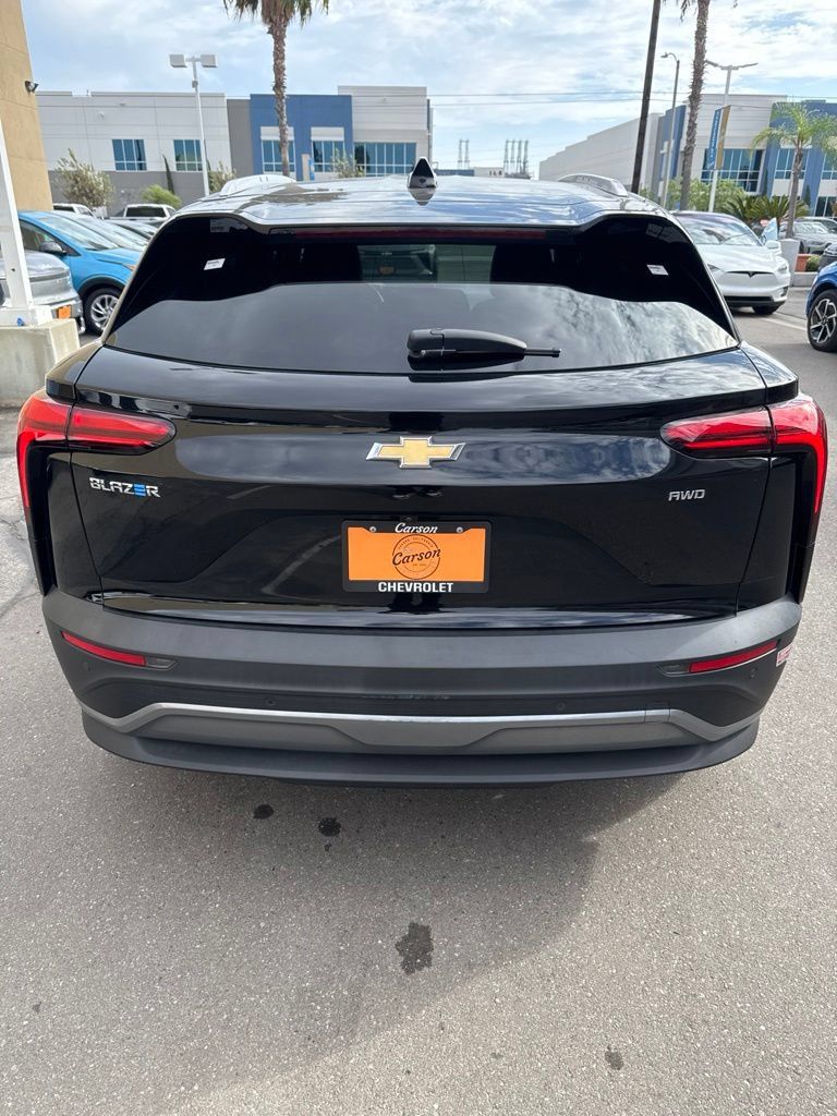 Used 2024 Chevrolet Blazer EV LT AWD/4WD image 4