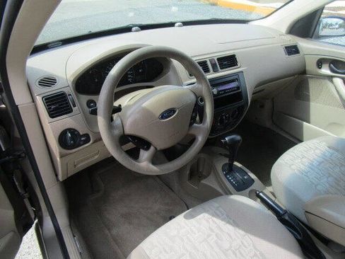 Used 2005 Ford Focus SE image 36