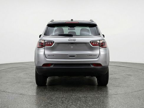 Used 2025 Jeep Compass Limited image 7