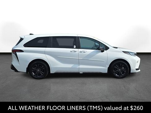 Certified 2025 Toyota Sienna XSE AWD/4WD image 5
