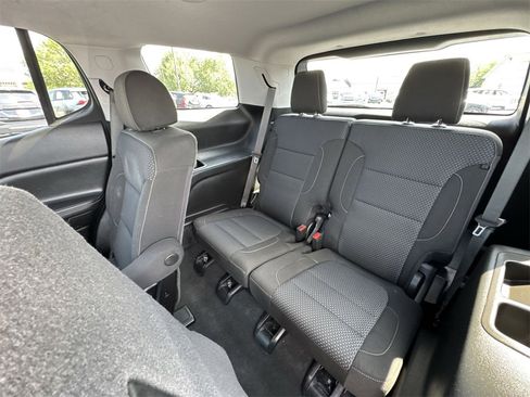 Used 2023 GMC Acadia SLE w/ Driver Convenience Package image 23