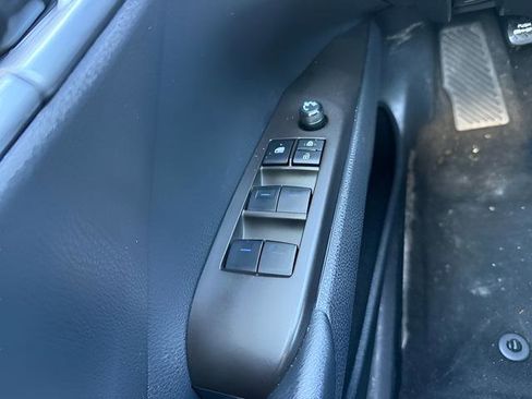 Used 2023 Toyota Camry SE FWD image 17