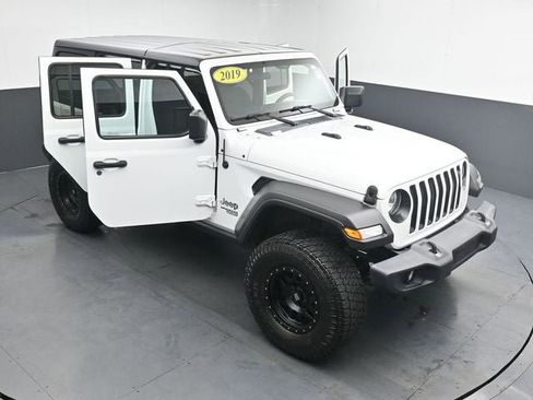 Used 2019 Jeep Wrangler Unlimited Sport S image 35