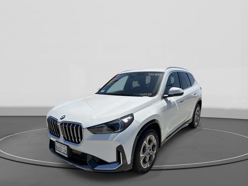 Used 2025 BMW X1 xDrive28i AWD/4WD image 3