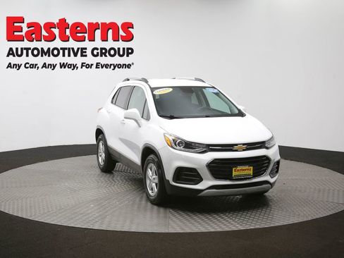 Used 2020 Chevrolet Trax LT w/ LT Convenience Package image 49