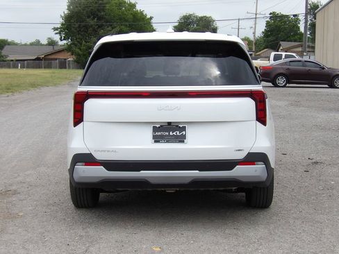 Used 2026 Kia Carnival LXS FWD image 7