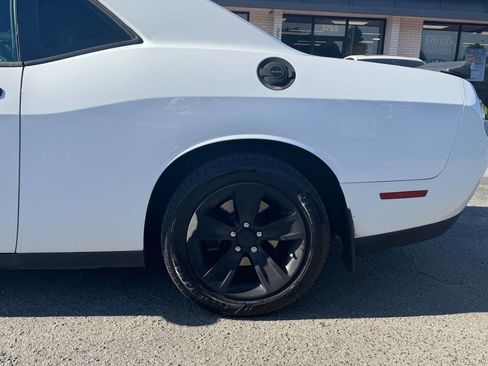 Used 2015 Dodge Challenger SXT RWD image 16
