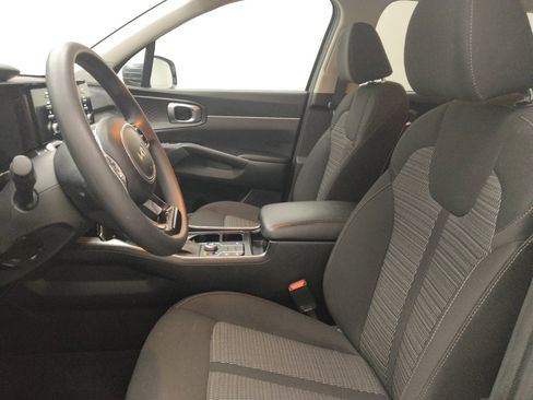 Used 2023 Kia Sorento LX image 17