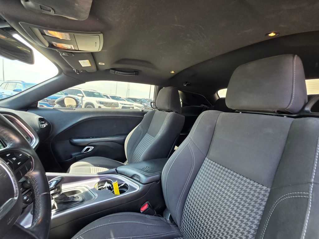 Used 2018 Dodge Challenger SXT RWD image 14