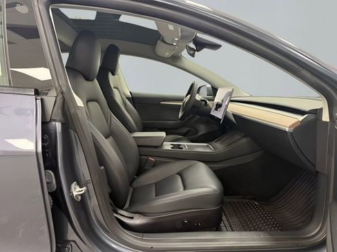 Used 2023 Tesla Model 3 Standard Range image 12