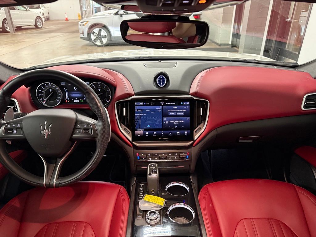 Used 2023 Maserati Ghibli Modena Q4 AWD/4WD image 19