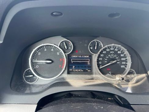 Used 2015 Toyota Tundra SR5 AWD/4WD image 19