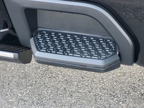 New 2025 GMC Sierra 2500 Denali w/ Denali Reserve Package image 13