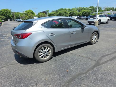 Used 2016 MAZDA MAZDA3 i Touring w/ Popular Equipment Package FWD image 8