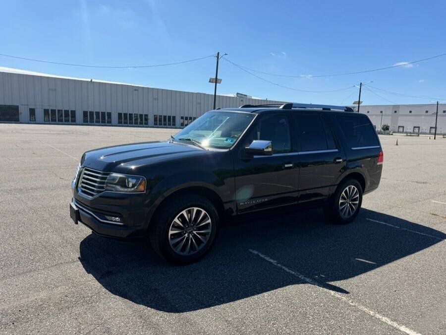 Used 2016 Lincoln Navigator Select AWD/4WD image 4