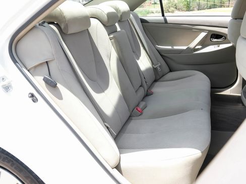 Used 2011 Toyota Camry FWD image 37