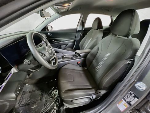 Used 2024 Hyundai Elantra SEL image 20