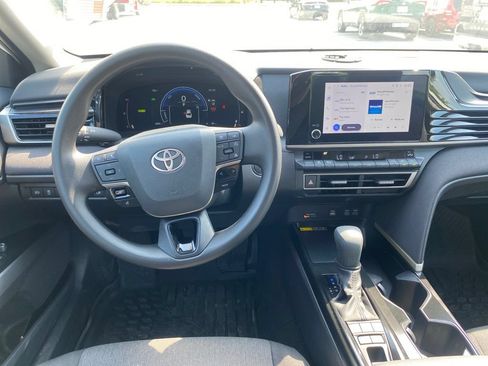 Used 2026 Toyota Camry LE FWD image 9