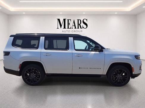 Used 2024 Jeep Grand Wagoneer Series II Obsidian w/ Quick Order Packagew 28T AWD/4WD image 6