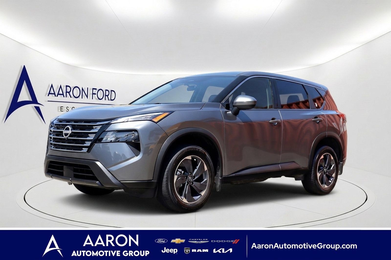 Used 2026 Nissan Rogue SV FWD image 1