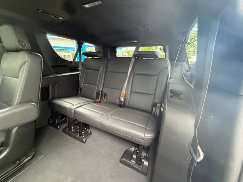 Used 2024 Chevrolet Suburban LT w/ LT Signature Plus Package AWD/4WD image 27