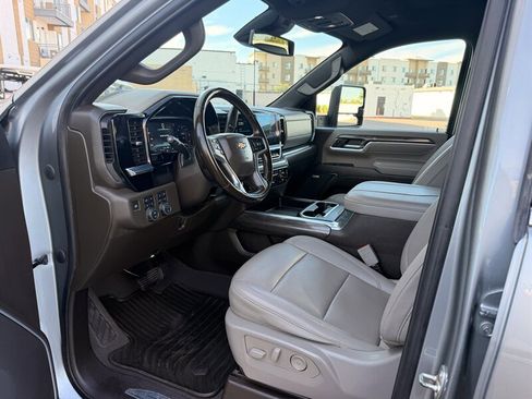 Used 2024 Chevrolet Silverado 3500 LTZ w/ LTZ Convenience Package image 10