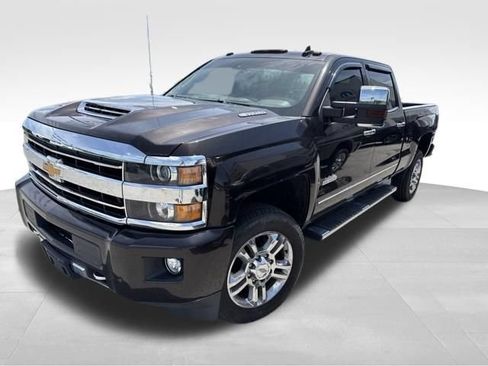 Used 2019 Chevrolet Silverado 2500 High Country w/ Duramax Plus Package AWD/4WD image 2