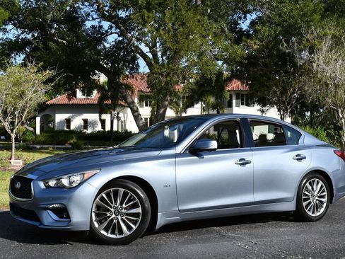 Used 2018 INFINITI Q50 Luxe w/ Sensory Package (Luxe) RWD image 19
