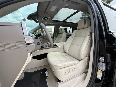 New 2026 Cadillac Escalade Platinum Sport w/ LPO, ONYX Package AWD/4WD image 5